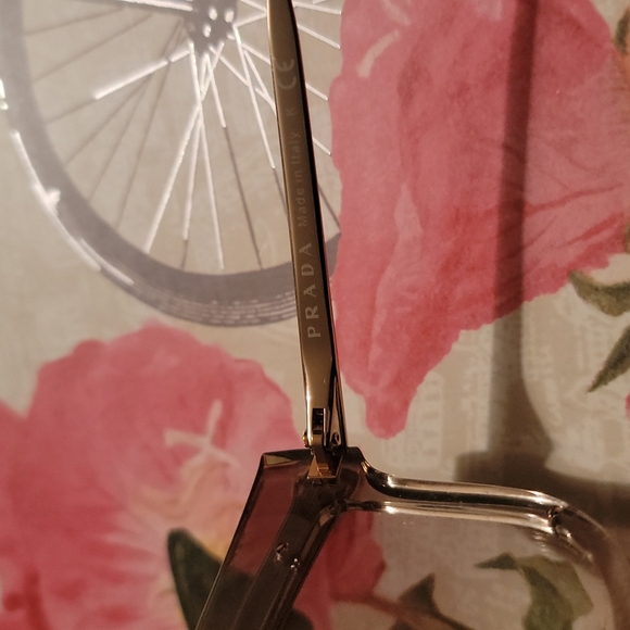 Prada Sunnies - Picture 6 of 8